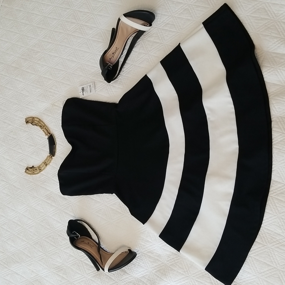 New with tag, back and white dress, size small